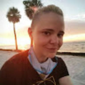 Meet your Posher, Adrienne